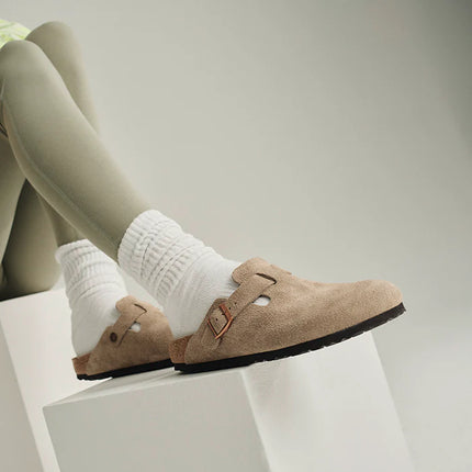 <strong>Boston Clogs </strong>Zeitloser Komfort trifft auf minimalistischen Style.